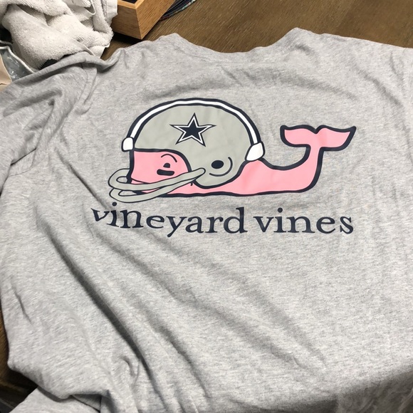 Size L vineyard Vines short sleeve - Picture 2 of 2